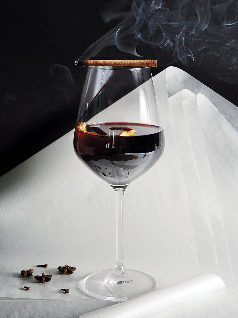 Cigars and fine drinks at Qunu at The Saxon. Photo by Elsa Young. Cigars and fine drinks at Qunu at The Saxon. Photo by Elsa Young.